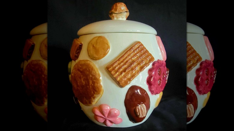 Los Angeles Pottery All Over Cookie Jar