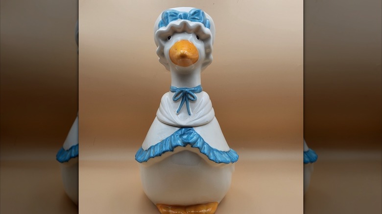 Metlox Lucy Goose Ceramic Cookie Jar