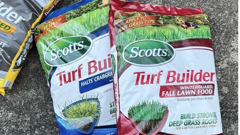 Photo of Scotts Turf Builder Winterguard Fall Lawn Food