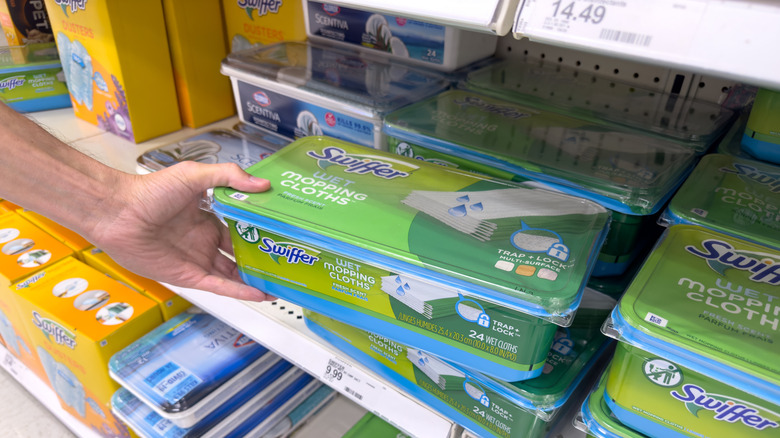 12 Smart Ways To Use Empty Swiffer Containers Around The House To Make Your Life Easier