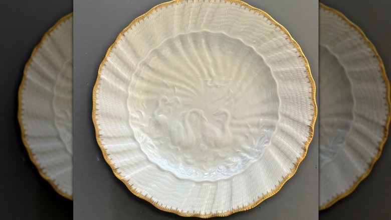 A Meissen Swan Service dinner plate