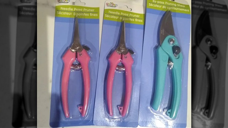 Dollar Tree pruners in their packages.