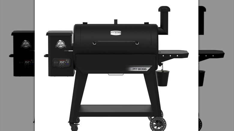 Pit Boss pellet smoker in black