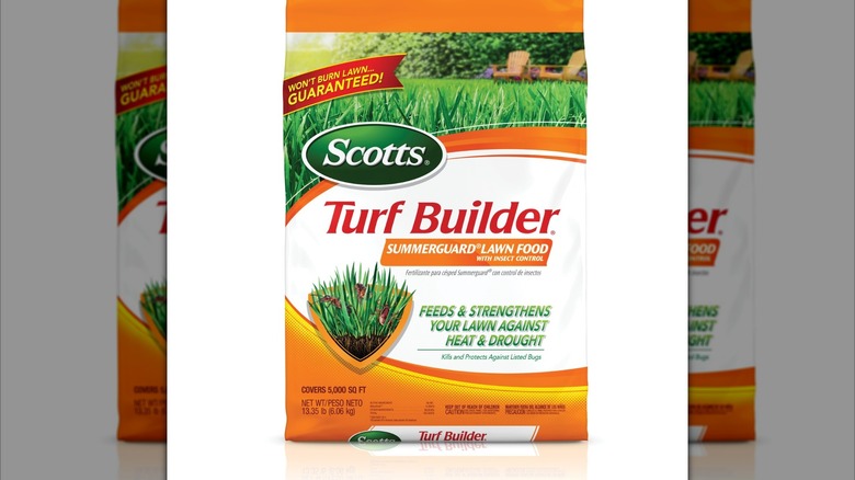 A bag of Scotts Turf Builder Summerguard lawn food