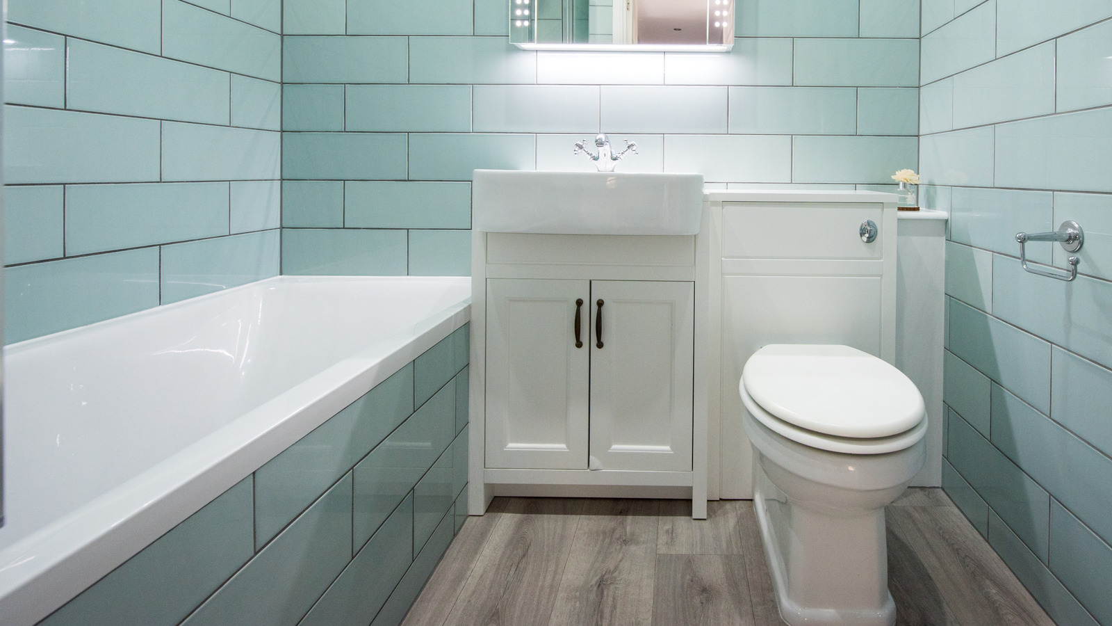 14 Small Bathroom Design Ideas That Don't Skimp Out On Storage Or Style