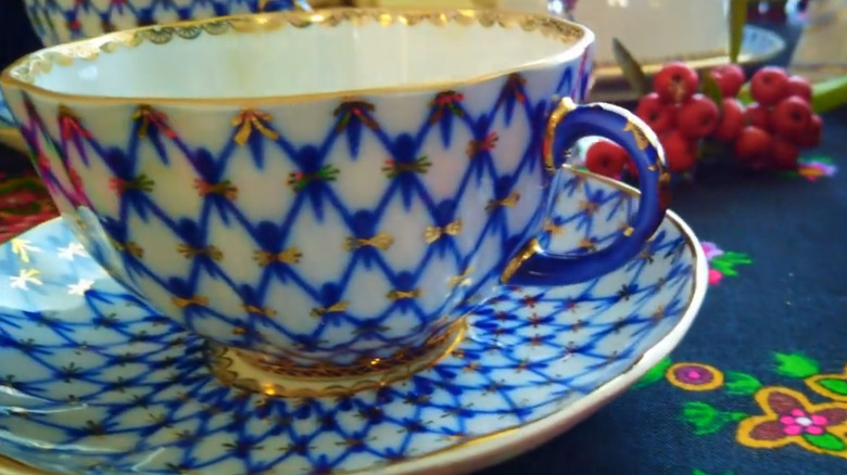 A Lomonosov tea cup in the cobalt net pattern