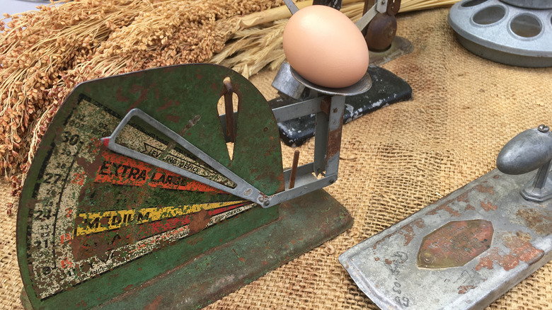 Vintage egg scale