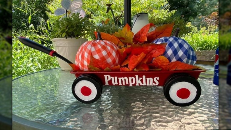 A fall wagon made from an upcycled baking pan