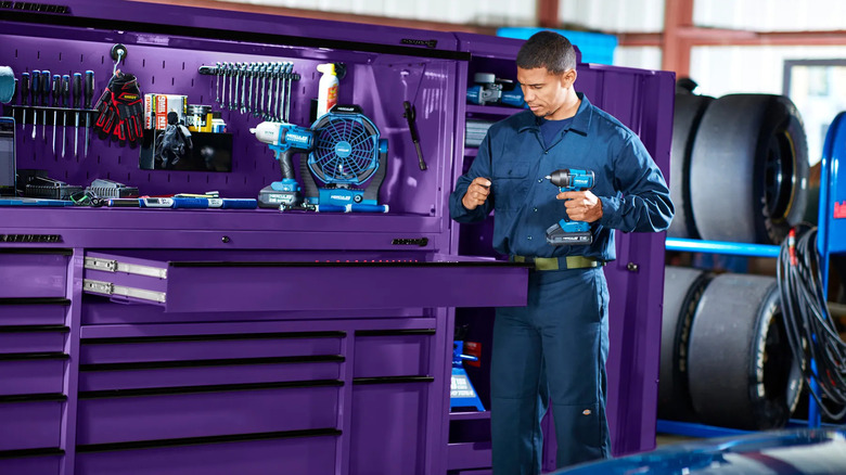 Harbor Freight's U.S. General toolboxes in purple