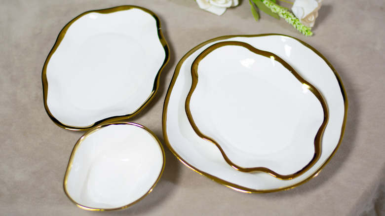 Set of gold-plated dishware