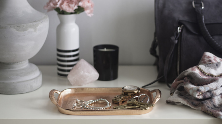 Entryway table with tray for items