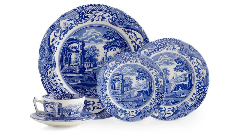 A Spode Blue Italian dinnerware set on display