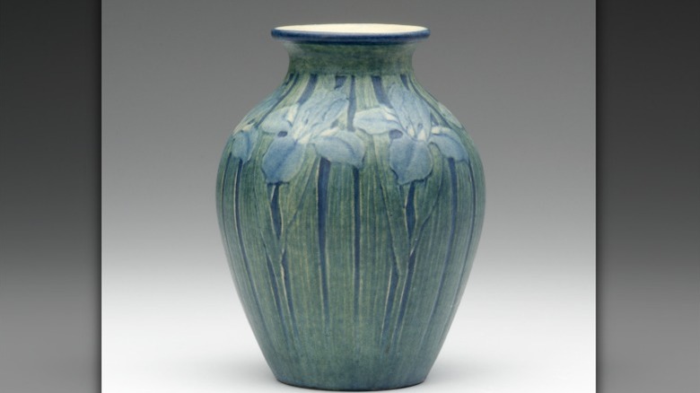 Classic Newcomb pottery piece