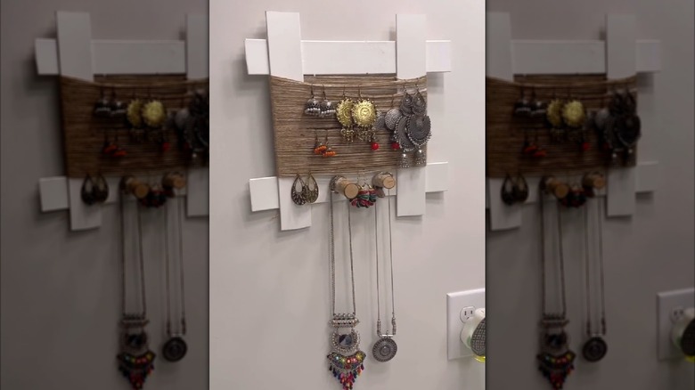 Jewelry organizer made from old blinds