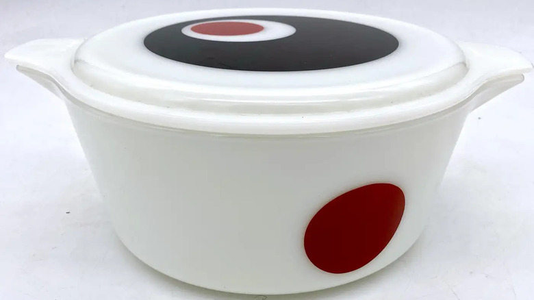 a Pyrex Moon Deco Lidded Casserole Dish on a white table