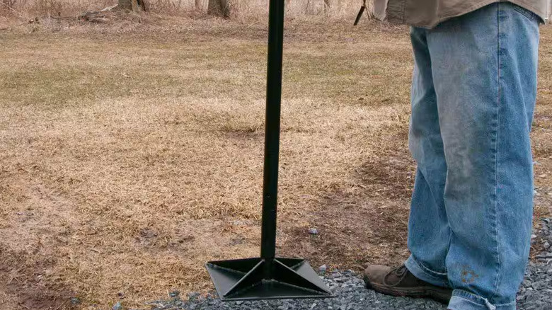 Tamping ground with a Razor-Back tamper