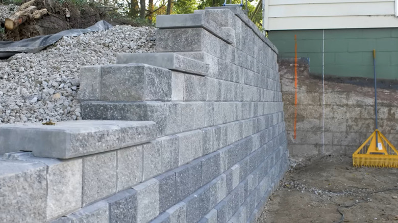 A wall made of concrete blocks