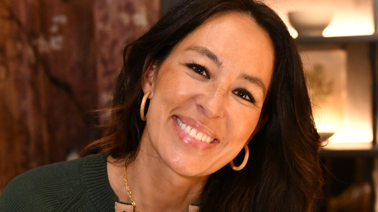 Portrait of Joanna Gaines in warm glowy lighting