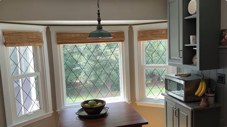 Faux leaded windows