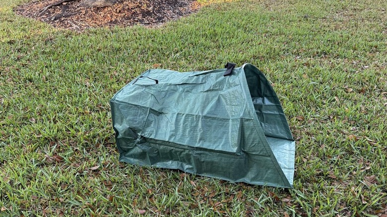 The UQM 60-gallon leaf collector