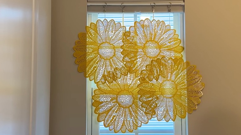 Decorative window covering made from placemats