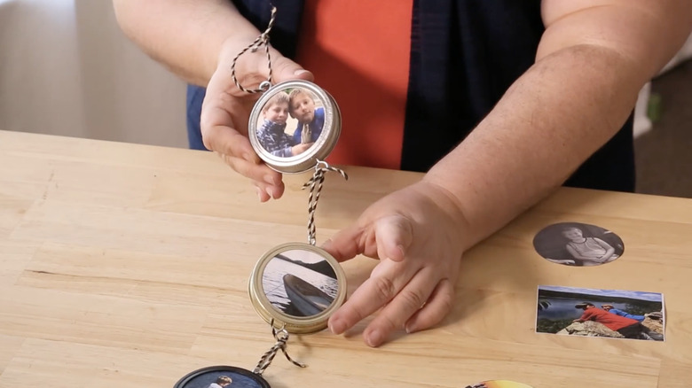 DIY mason jar lid picture display