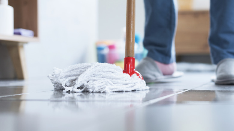 Turn A Dollar Tree Mop Head Into The Cutest Door Decor With An Easy DIY