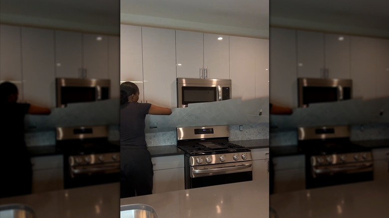 Installing the laminate sheet backsplash