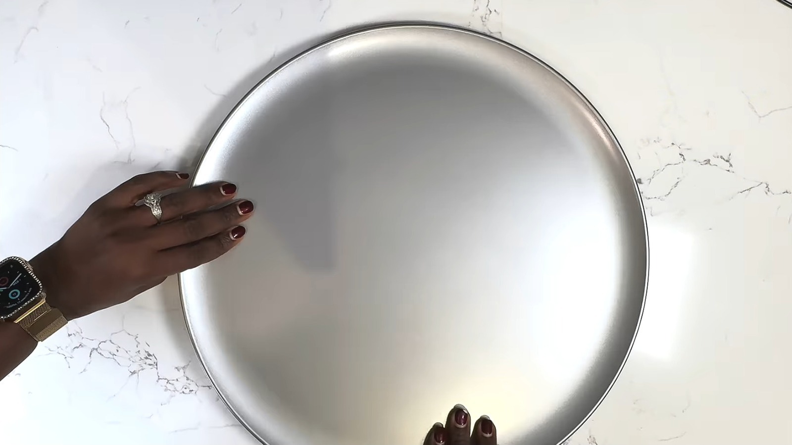 Transform A Dollar Tree Pizza Pan Into A Beautiful Home Decor Piece For Your Walls