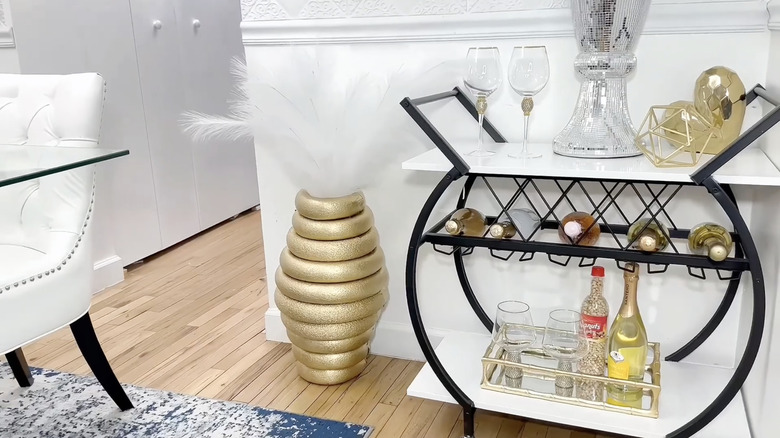 DIY pool noodle floor vase decor