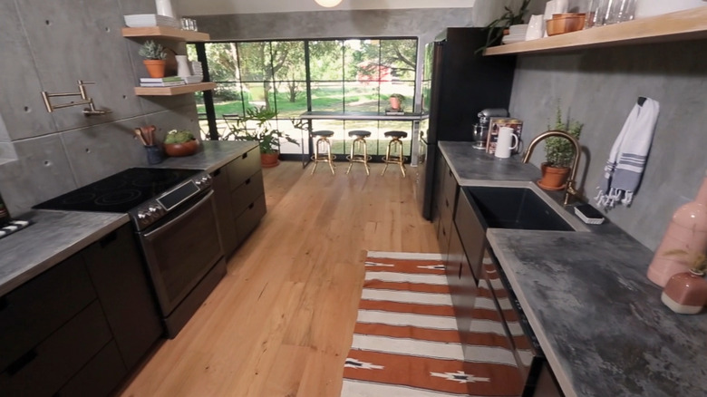 Concrete backsplash and countertops