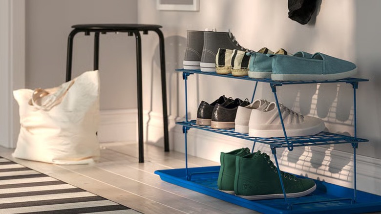 The IKEA GREJIG / BAGGMUCK hallway furniture set.