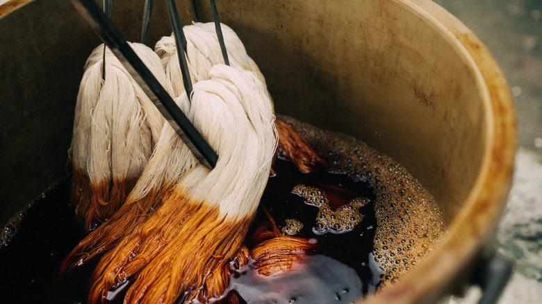 dying cotton fabric with natural brown dye