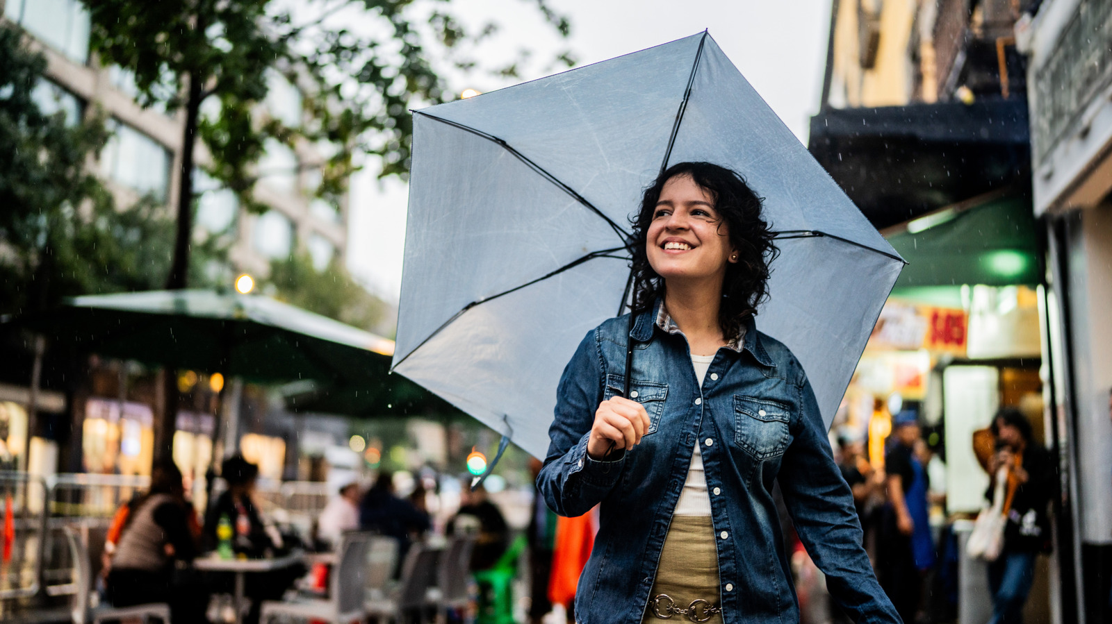 Grab An Empty Plastic Bottle For A Smarter Way To Store Your Umbrellas