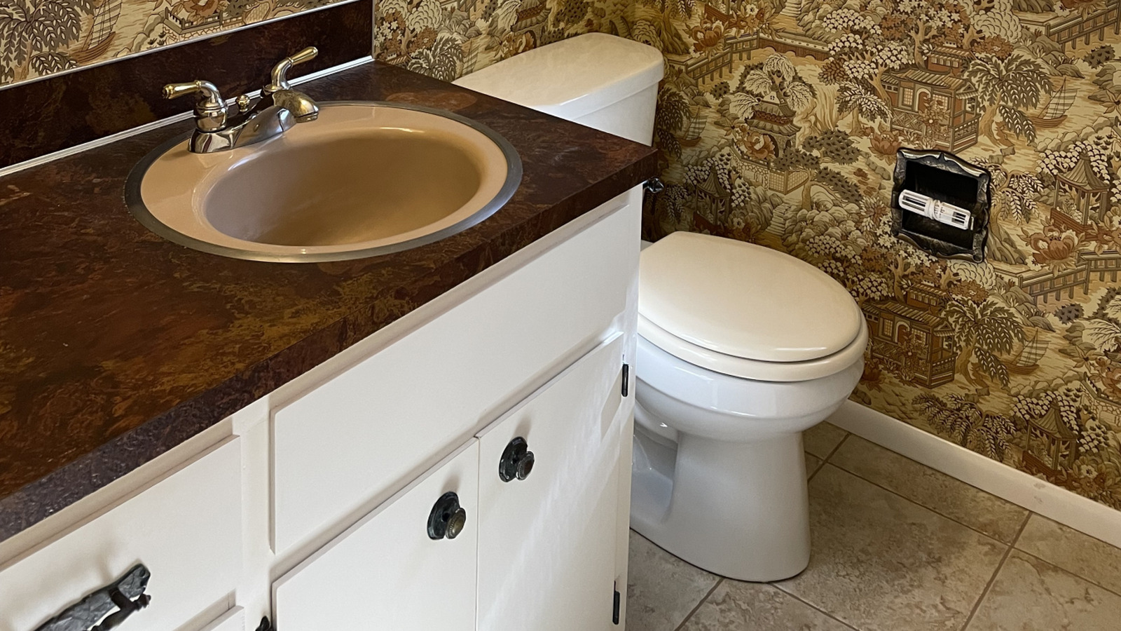 Outdated Fixture Here's Why Your Bathroom Looks Outdated (& How To Fix It)