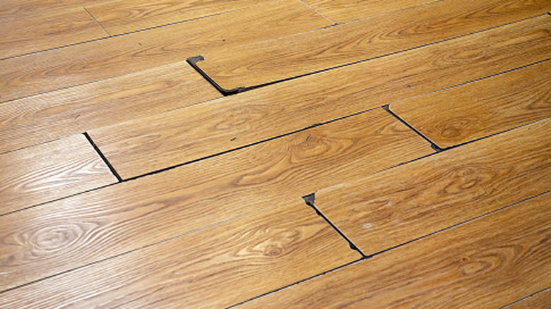 Vinyl flooring planks with issues