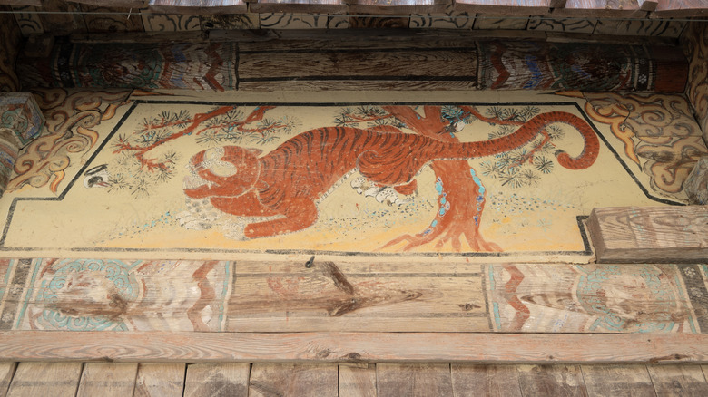 An example of the Minhwa friendly tiger motif.