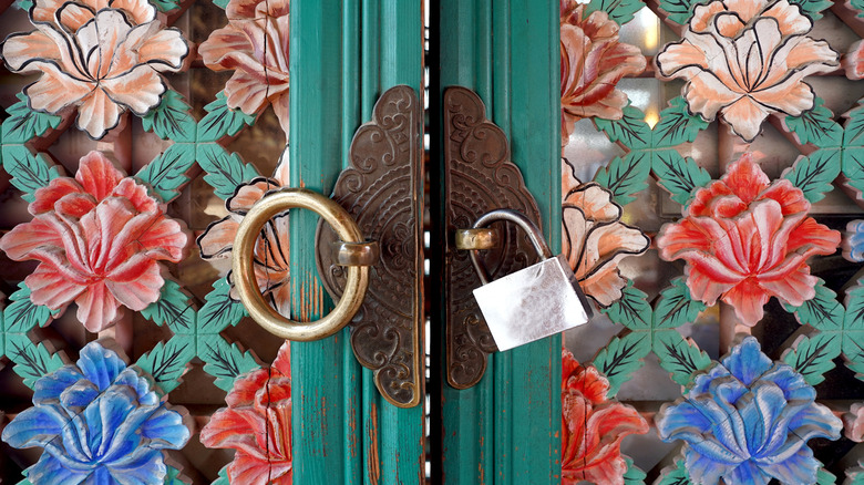 A close up image of a Korean Somokjang door.
