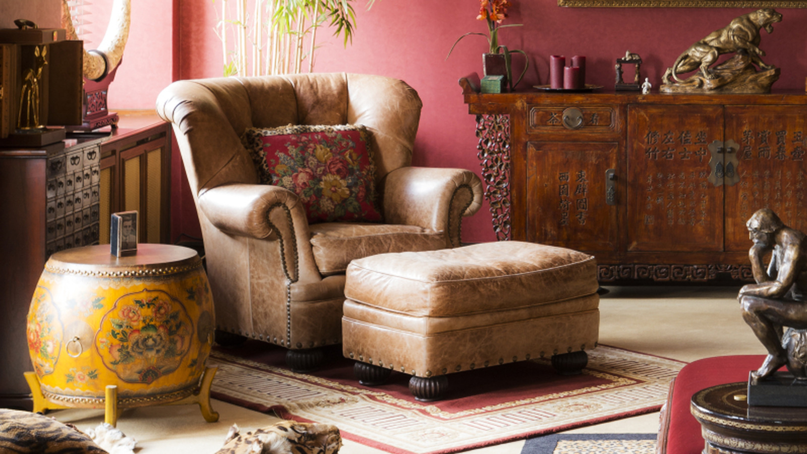 How To Mix Red And Yellow To Create A Royal Living Room