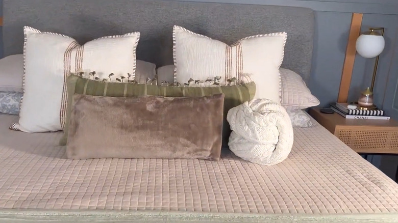 Folded and knot pillows made from old blankets