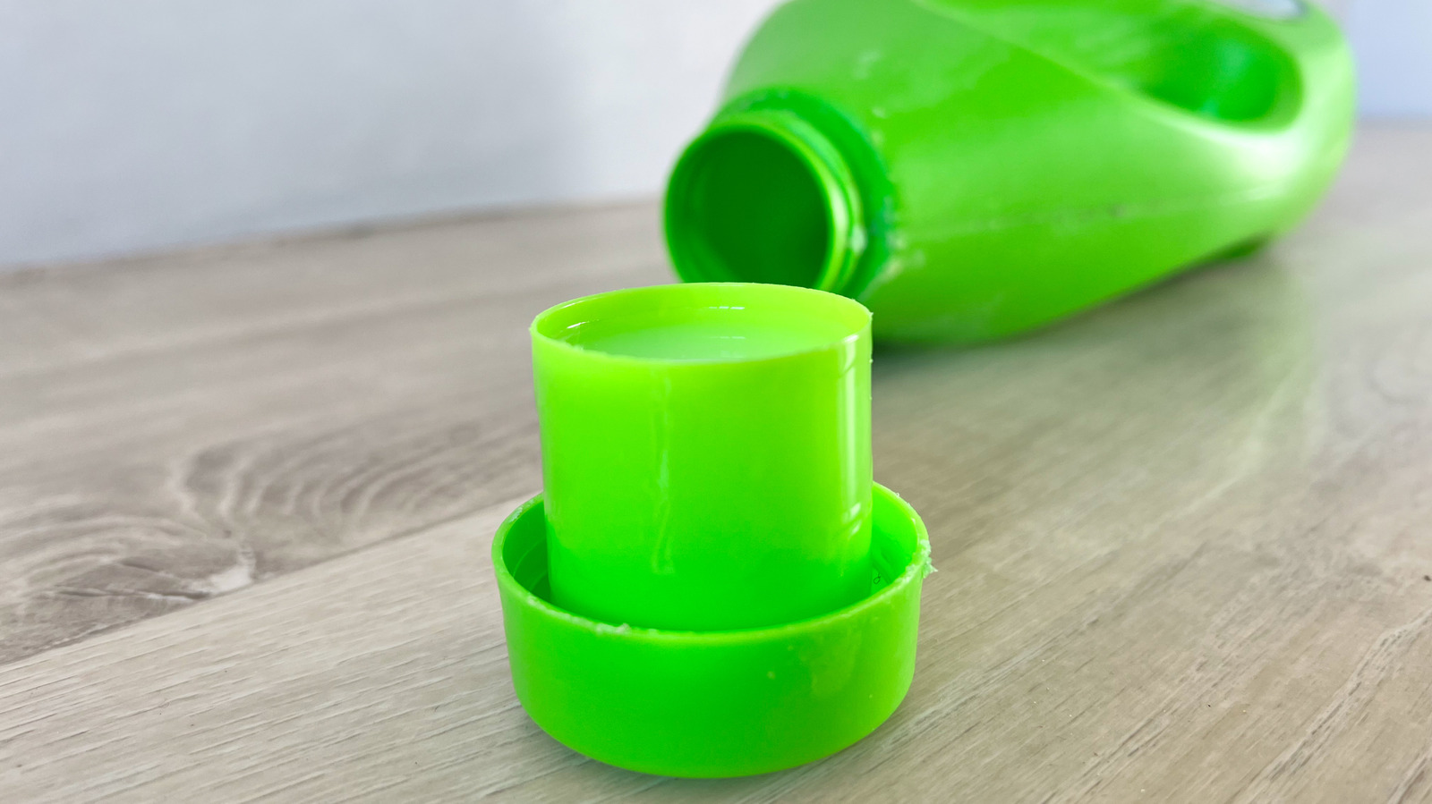 8 Brilliant Ways To Use An Old Laundry Detergent Lid Instead Of Tossing It