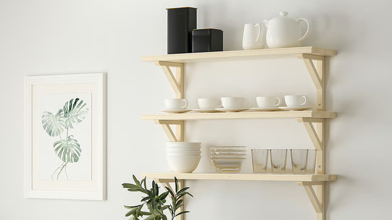 TRANHULT / SANDSHULT aspen wall shelf with coffee mugs