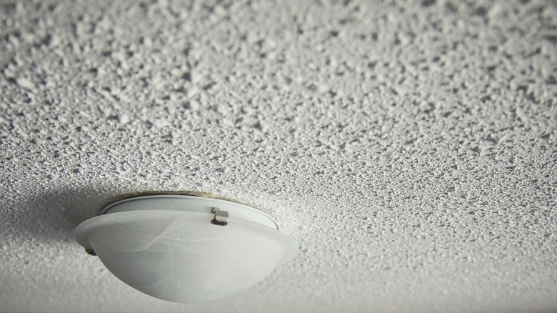 plain white popcorn ceiling