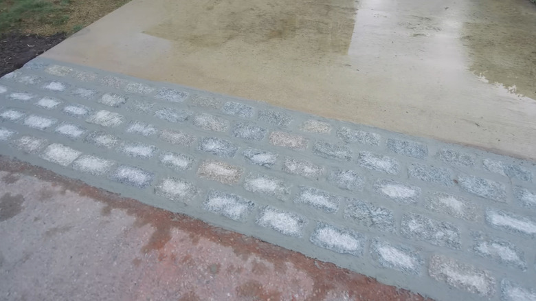 Driveway with a paver cobblestone apron