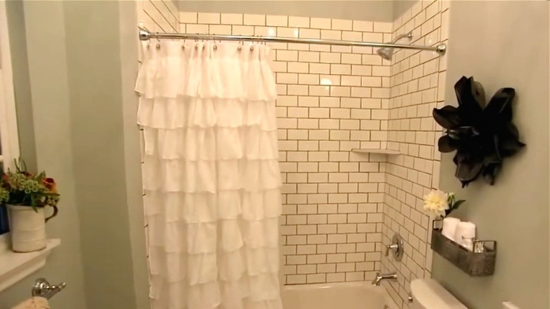 Lighter bathroom space designed by Joanna Gaines