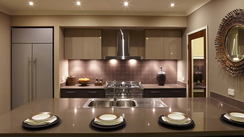 Brown kitchen cabinet color scheme