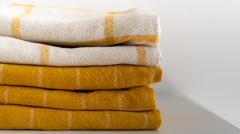 Kitchen Towel Chaos Reorganize With These Dollar Tree Baskets For Smooth Sorting