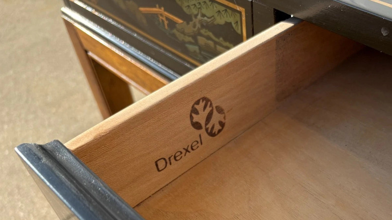 Simple Drexel maker's mark