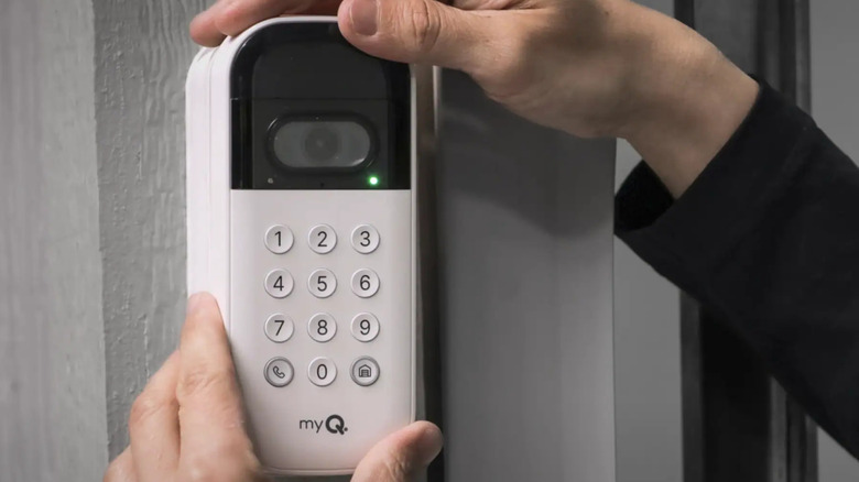 Chamberlain myQ video smart wireless garage door opener keypad