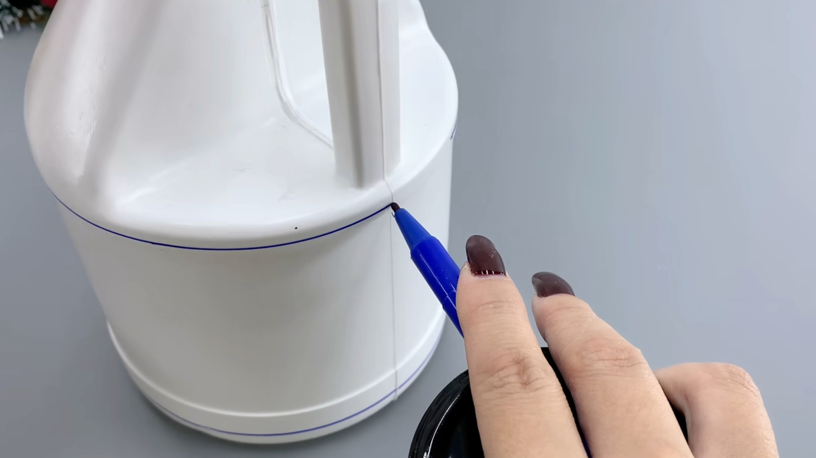 Not Baskets, Not Shelves: A Clever Plastic Jug Hack For Holding Toilet Paper